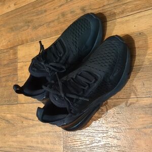Nike Air Max 270 size 7Y